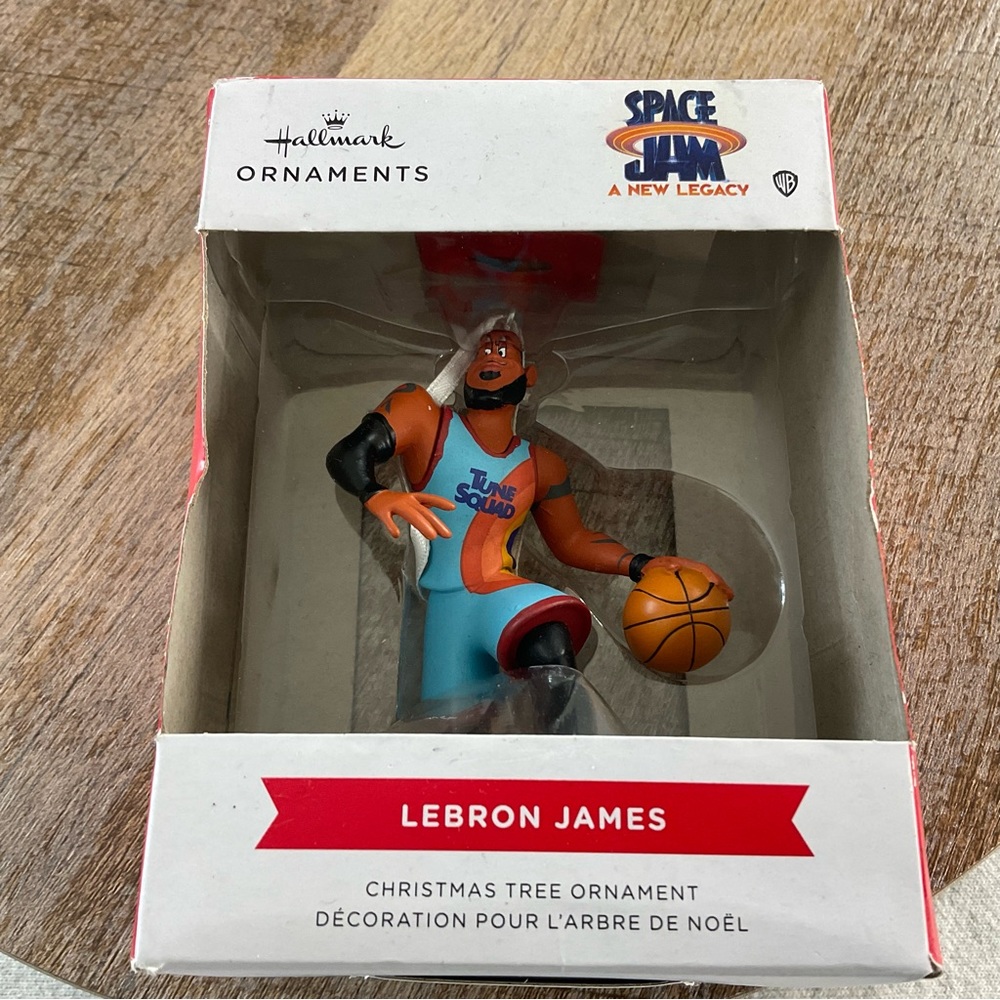 HALLMARK SPACE JAM A NEW LEGACY LE BRON JAMES CHRISTMAS ORNAMENT NEW